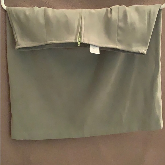 Green skirt suit - Picture 4 of 4